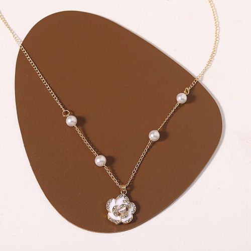 Classic Pearl Flower Pendant Chain Necklace | HN2739